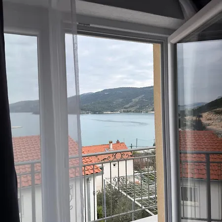 Vukelja Apartament *
